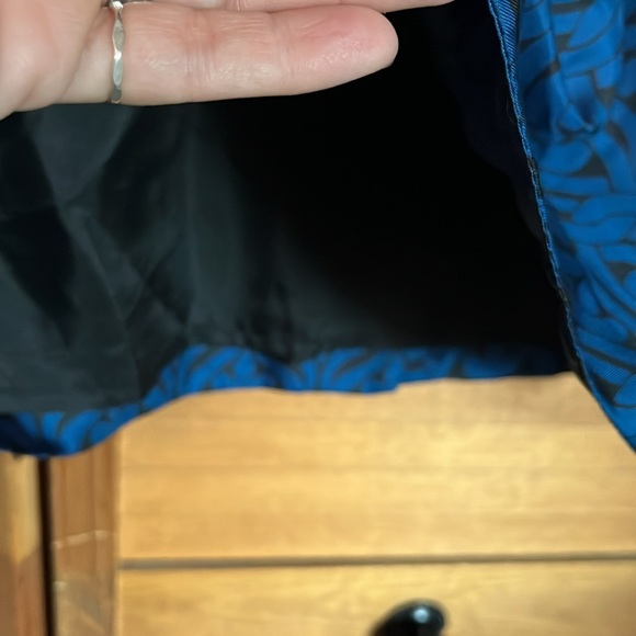 Banana republic size 4p silk modern swirl dress - Picture 3 of 7